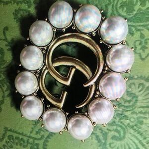 NWOT Gucci Aged Goldtone Metal Double GG Luxury Brooch